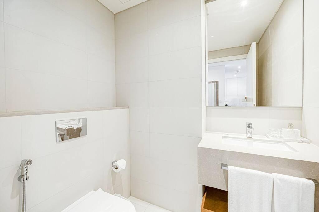 Panoramic Sea View 2br In Jbr Apartment *