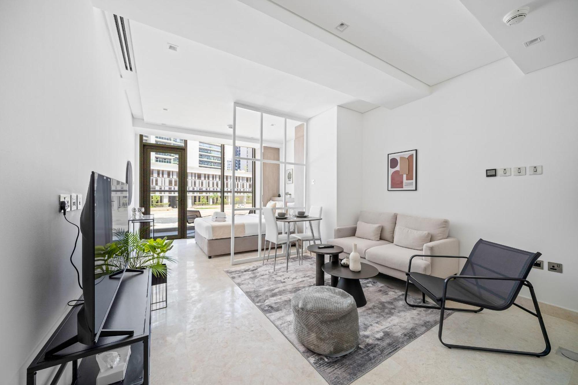Modern Near Mall Apartment Dubai