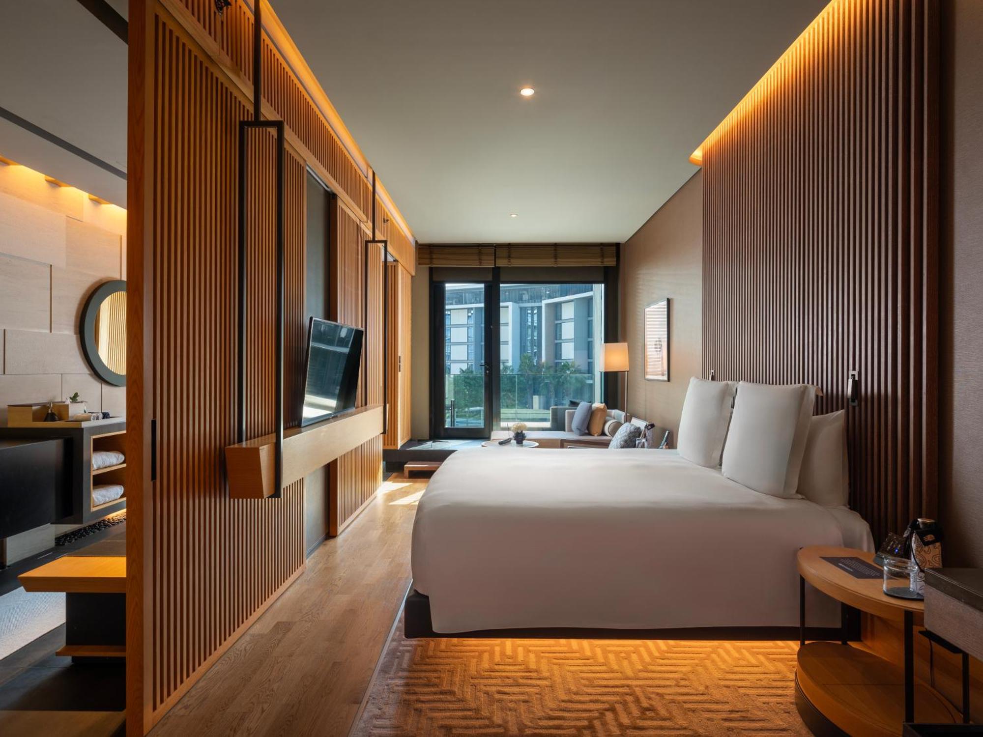 Banyan Tree At Bluewaters 5*