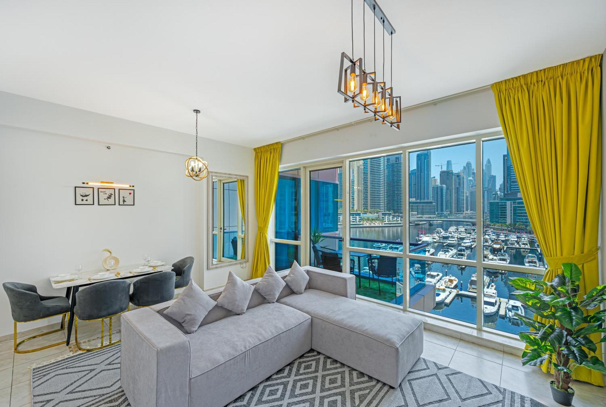 Savis Homes- Modern & Stylish Marina View Apartment Dubai