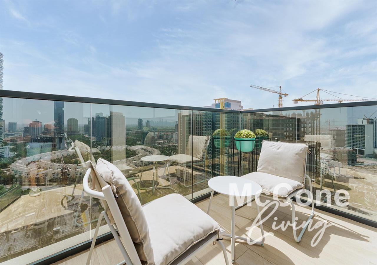 Stylish With Gym & Pool Access *