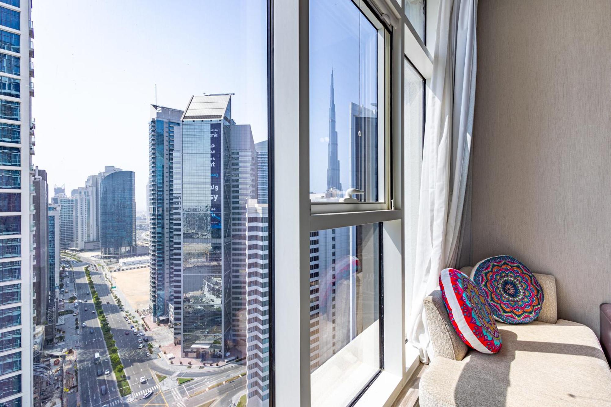 Deluxe One-bedroom In Business Bay With Burj Khalifa And Canal View Apartment Dubai