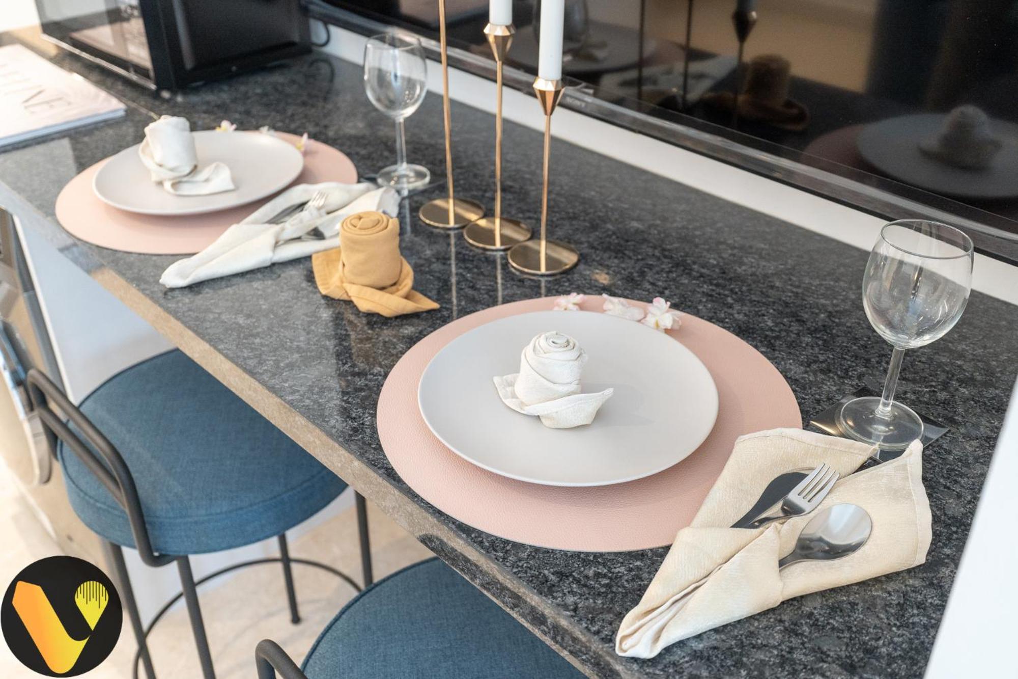 Vogue Sterling East Near Mall & Burj Khalifa Apartment Dubai