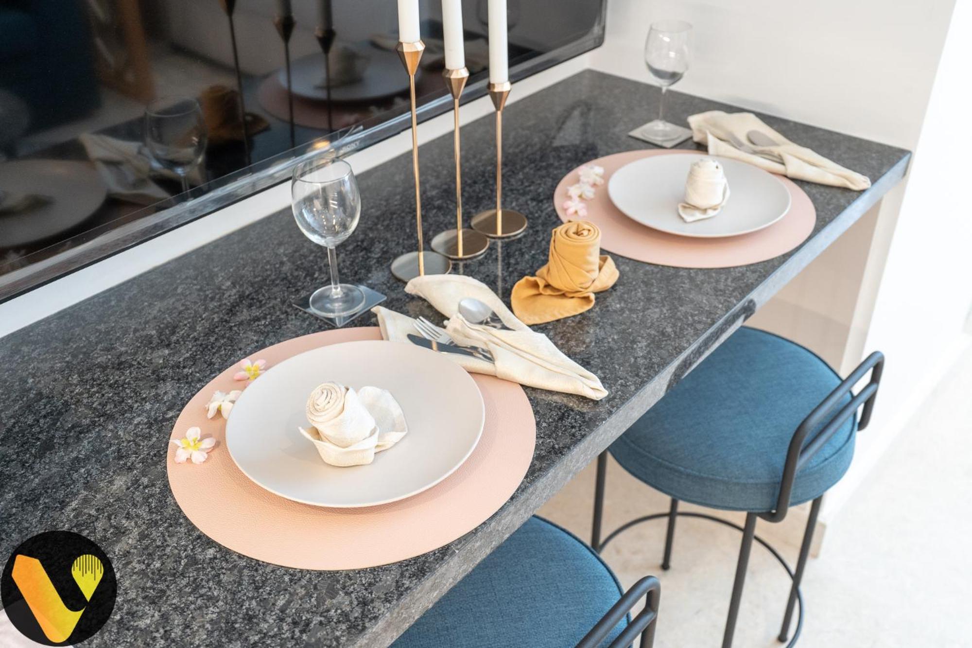 Vogue Sterling East Near Mall & Burj Khalifa Apartment