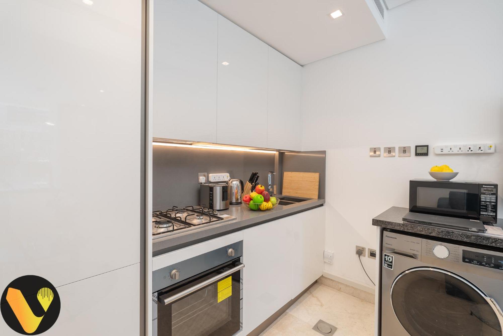 Vogue Sterling East Near Mall & Burj Khalifa Apartment *