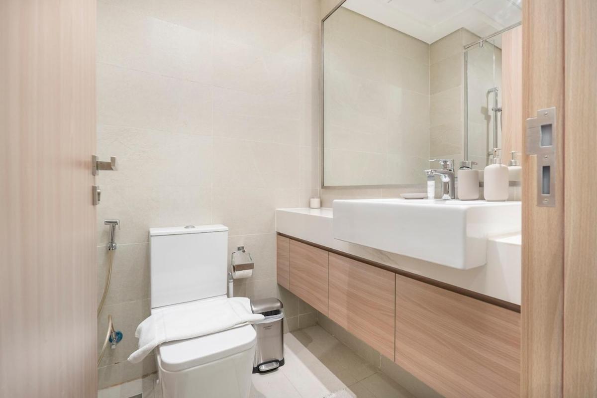 Lovable Studio With Street View At Azizi Riviera In Meydan One *