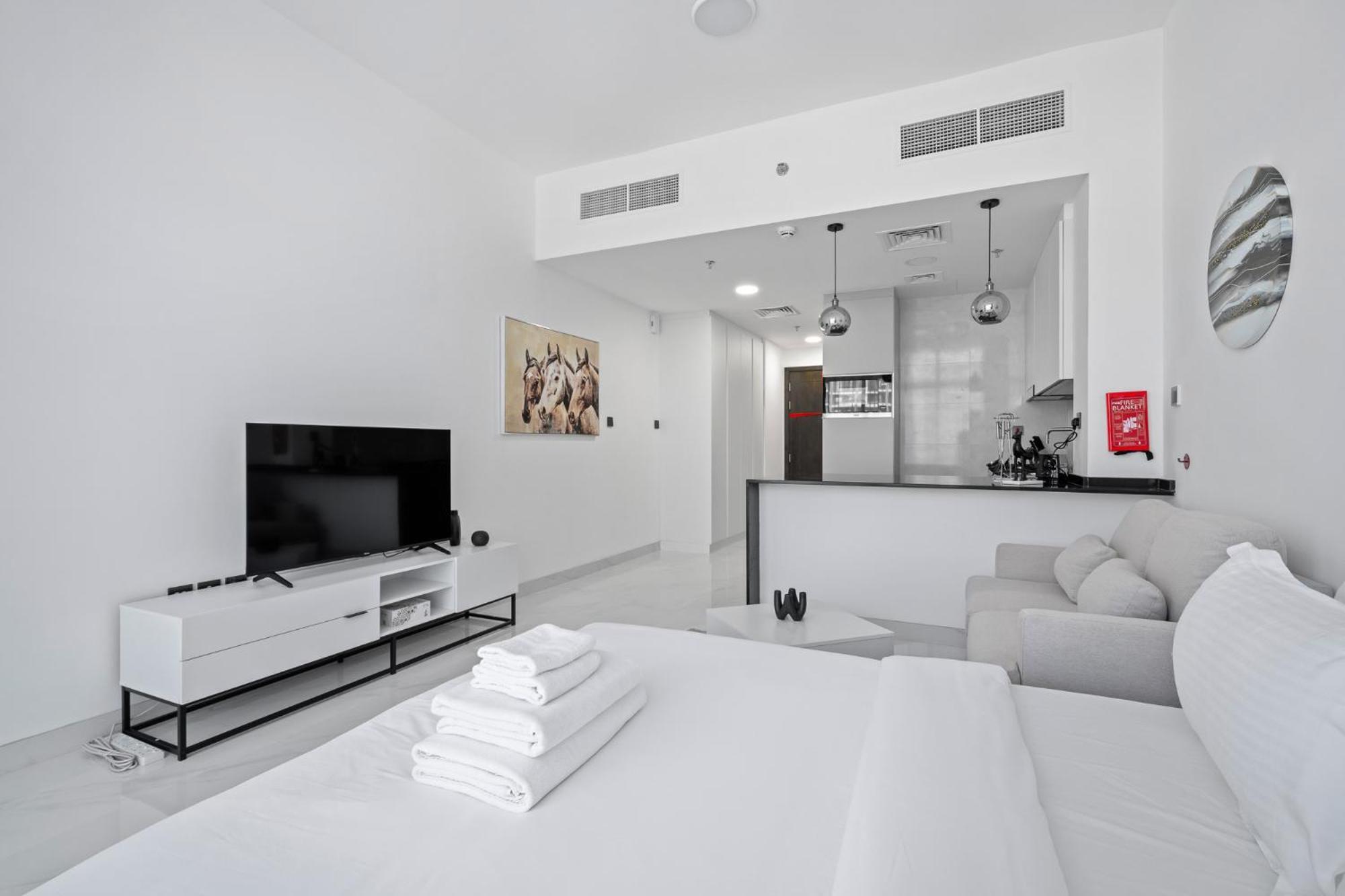 Alh Vacay - Spacious In Arjan Apartment Dubai