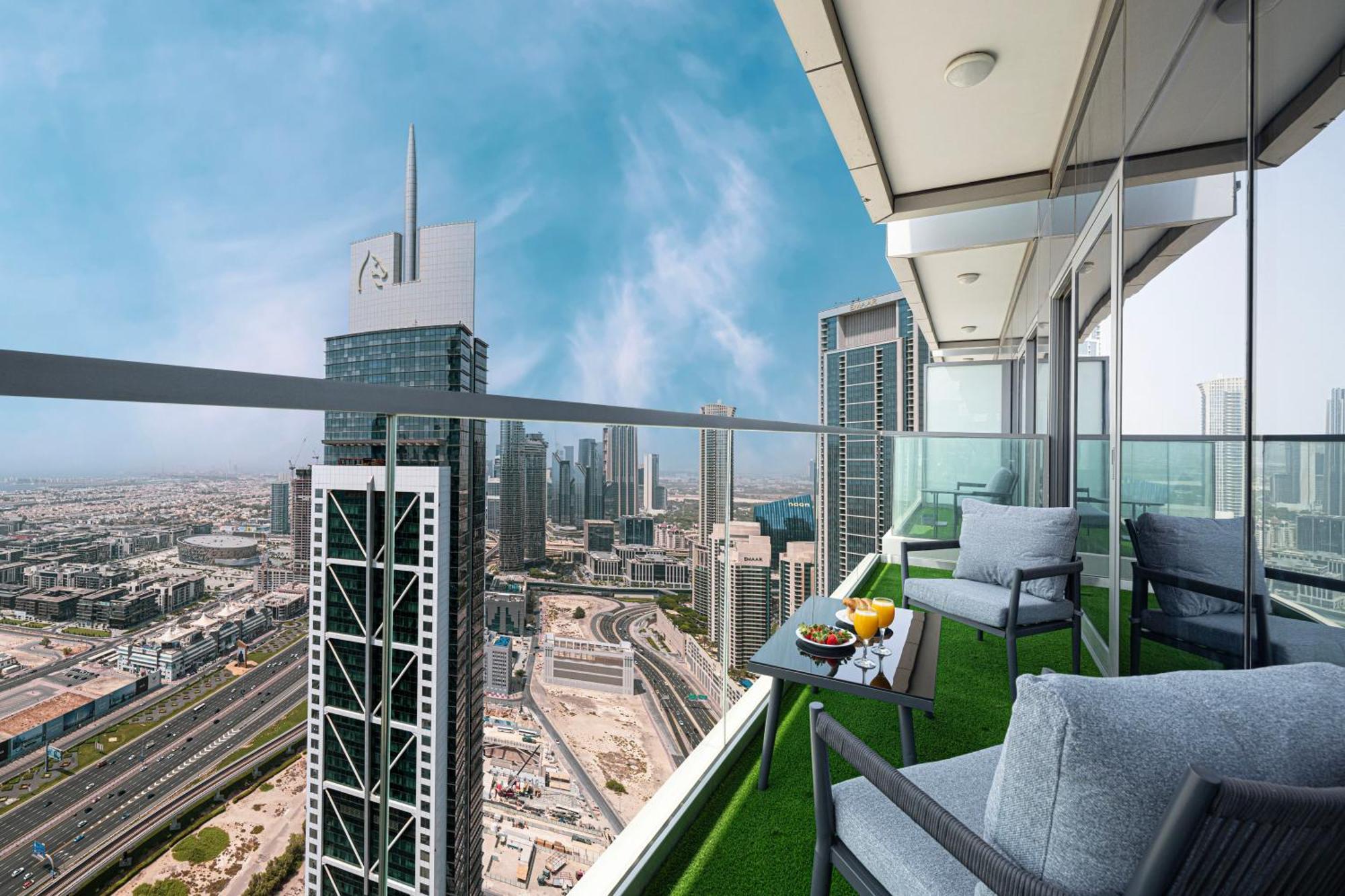 Highest Infinity Pool In Downtown Daire