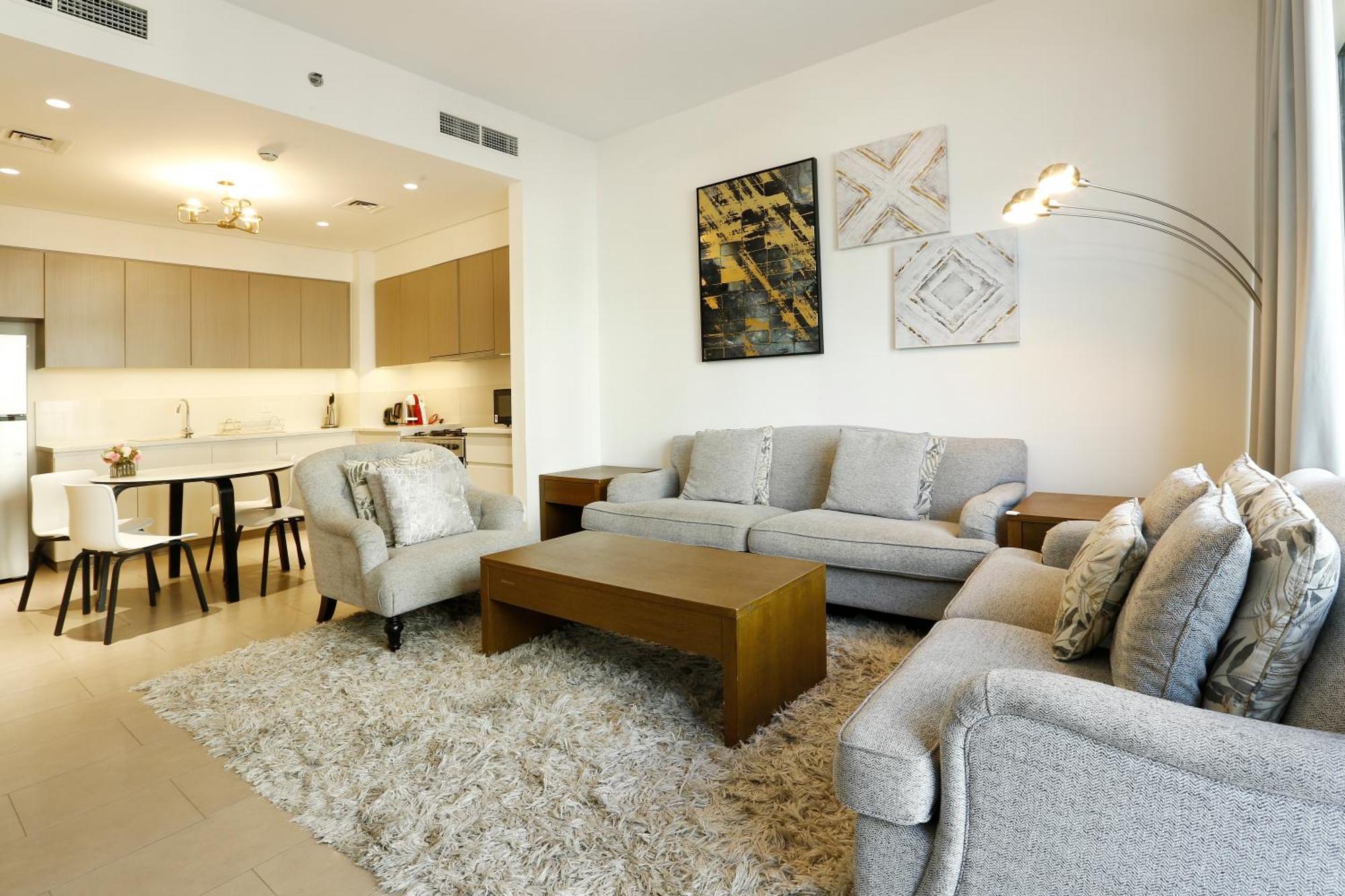 Brown Stone - Hills Mall Apartment *