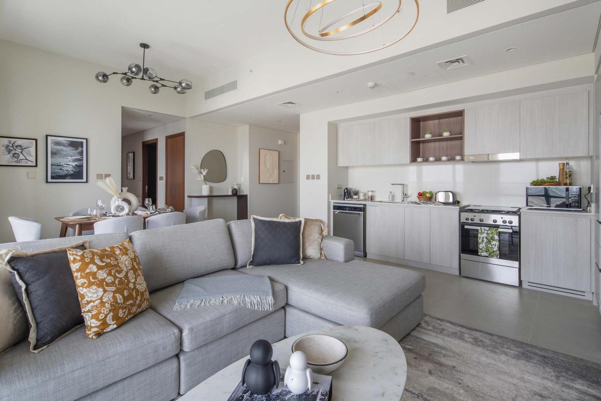 Frank Porter - Vida Creek Apartment *