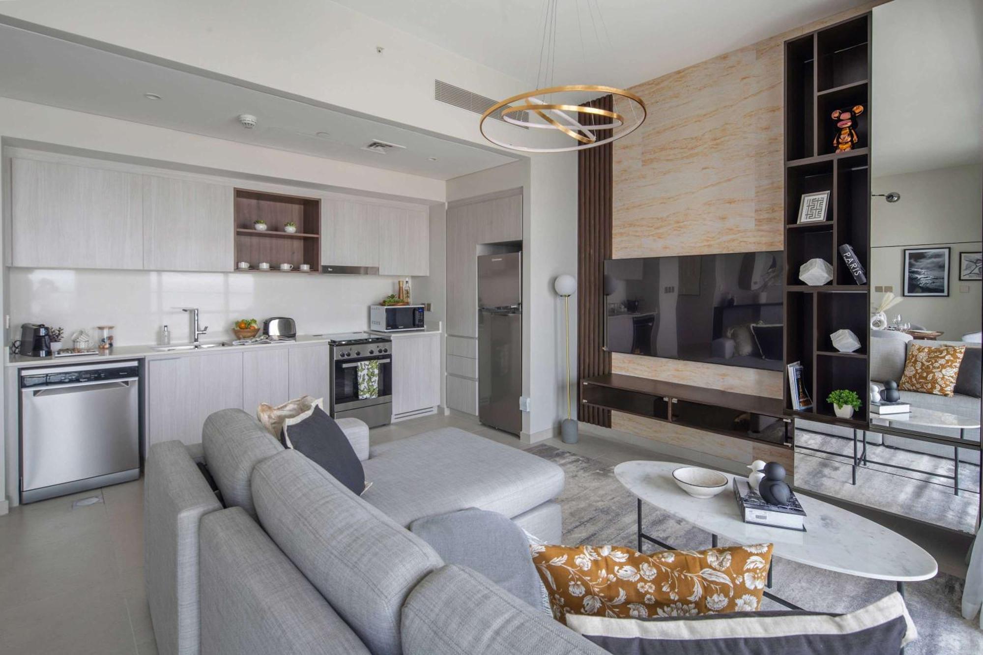 Frank Porter - Vida Creek Apartment *