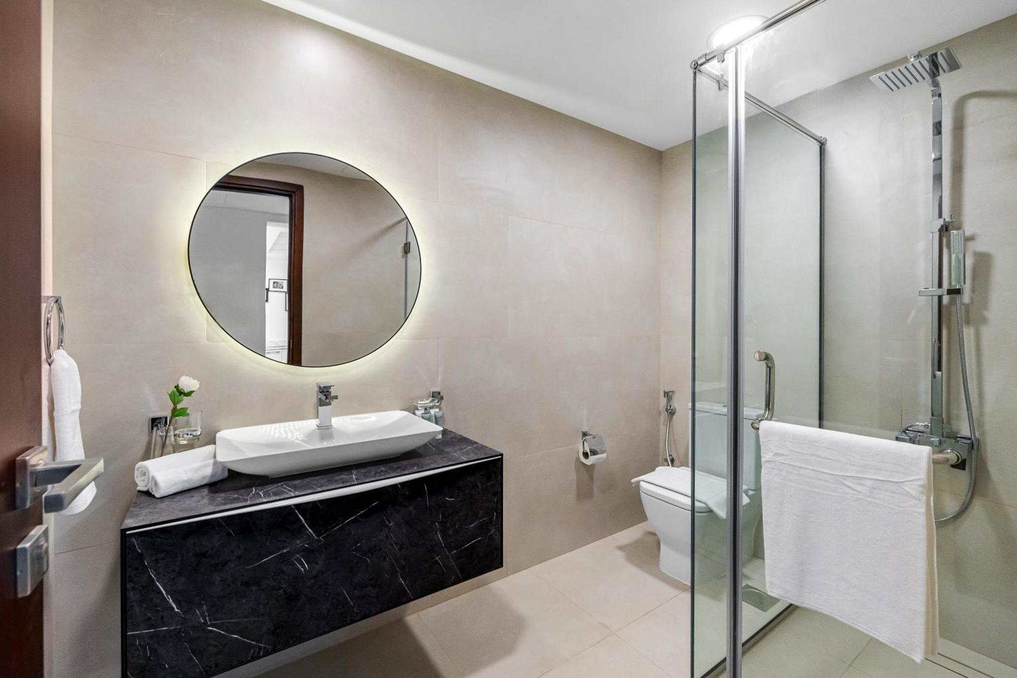Apartment 2br View Bay Square B13