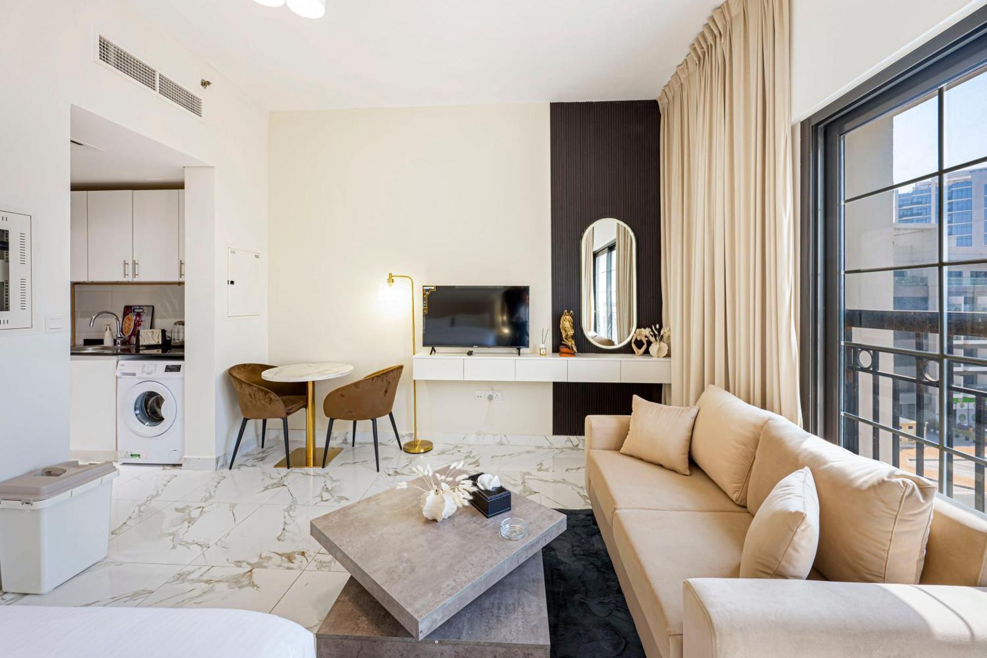 Cozy And Contemporary In Dubailand Daire