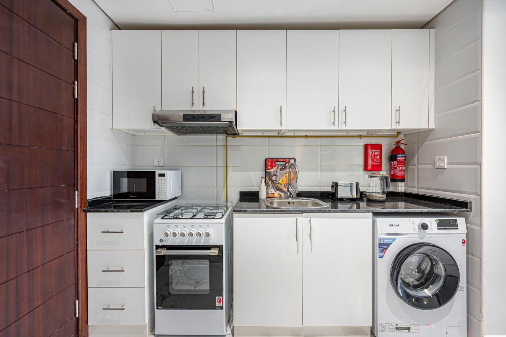 Daire Cozy And Contemporary In Dubailand *