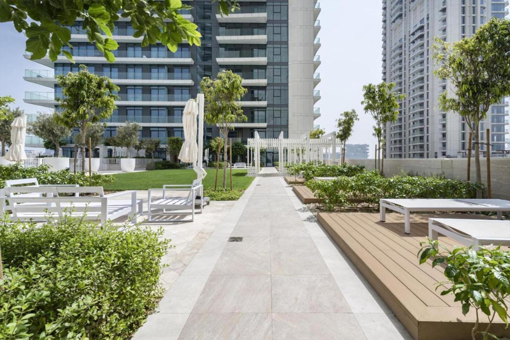 Livbnb - 2b With Sea View Emaar Beachfront Dubai