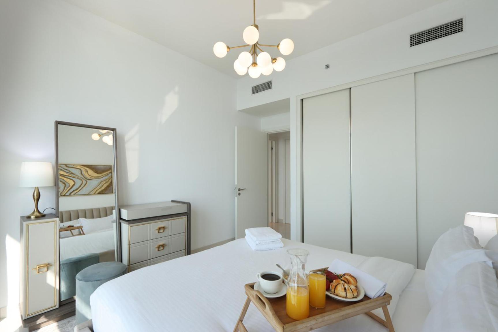 Livbnb - 2b With Sea View Emaar Beachfront Dubai