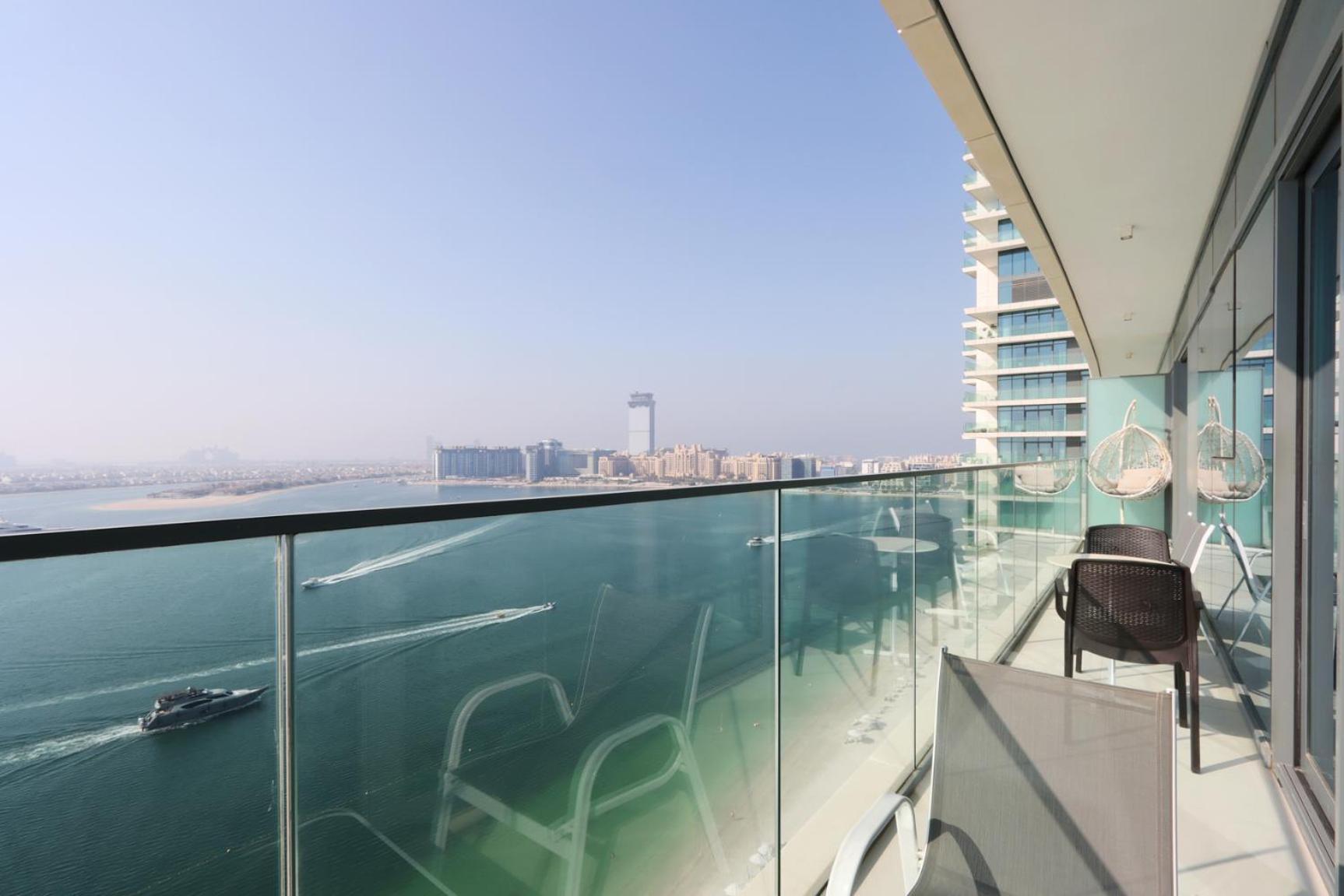 Livbnb - 2b With Sea View Emaar Beachfront Apartment