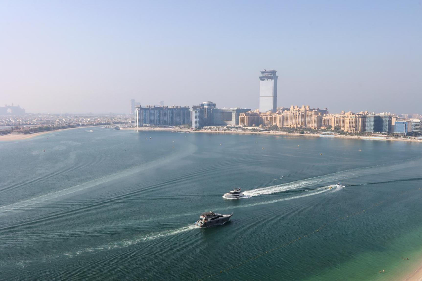 Livbnb - 2b With Sea View Emaar Beachfront *
