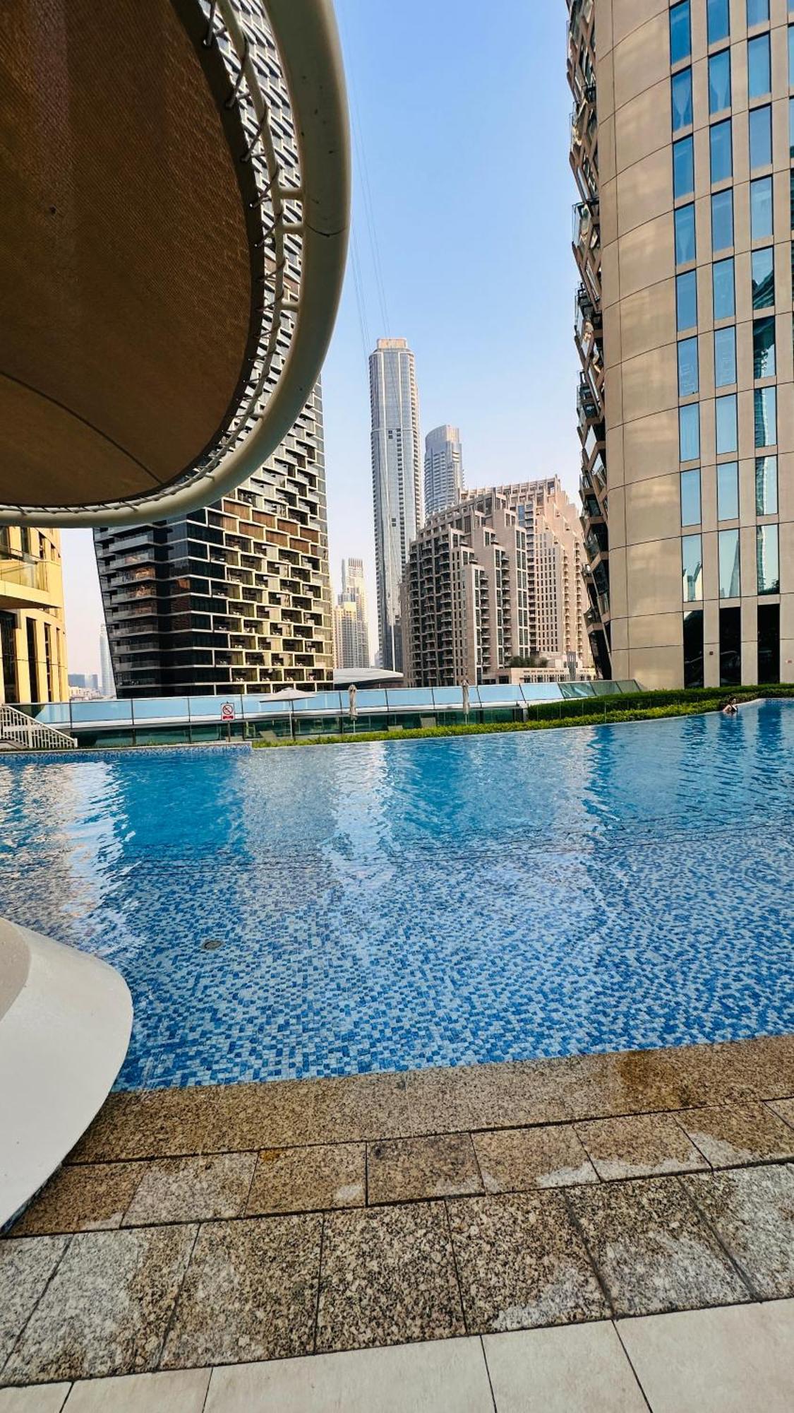 Mall Direct Connection - Burj Vista Apartment Dubai
