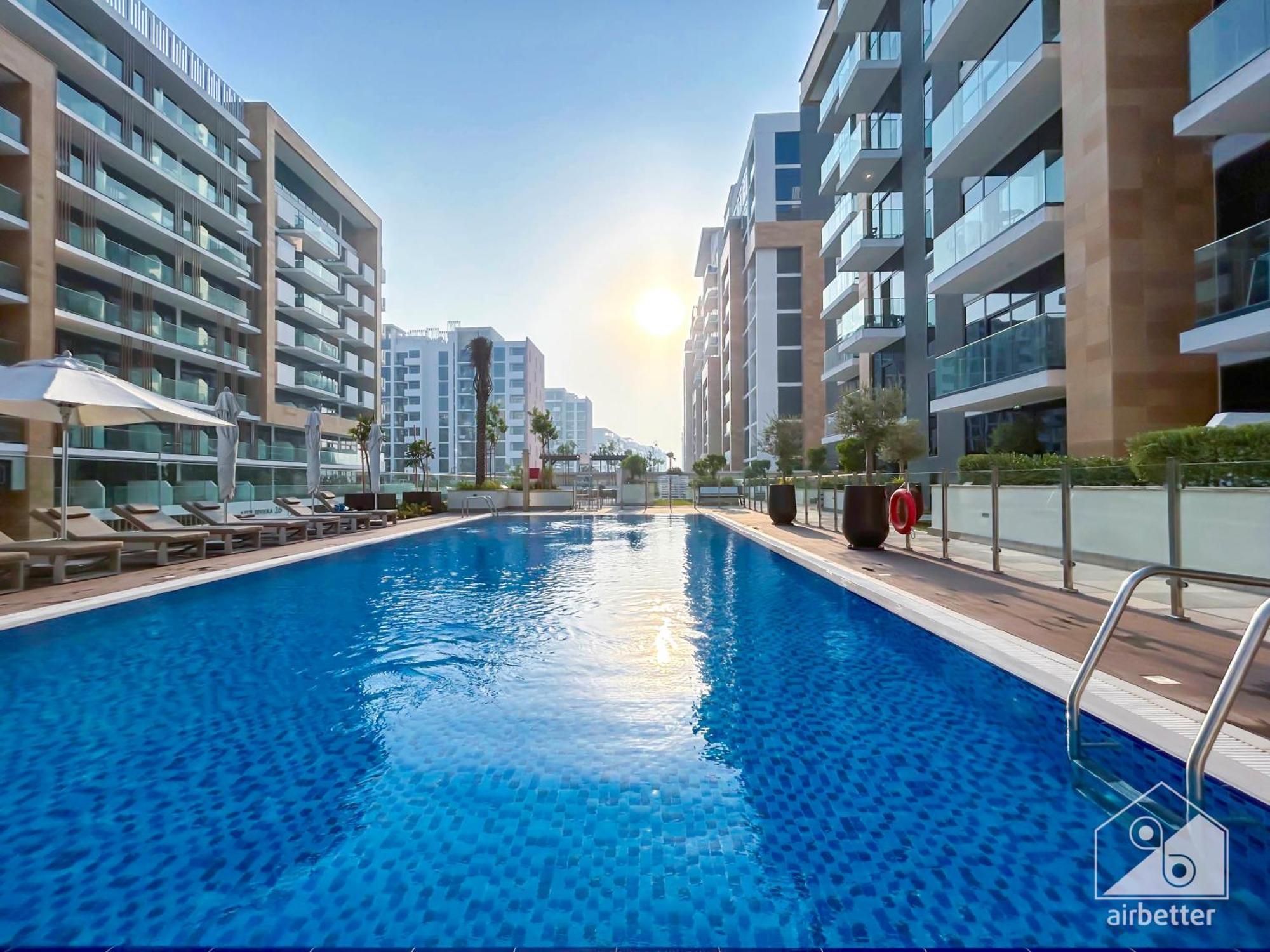 Apartment Bright & Airy With Balcony In Azizi Riviera Dubai