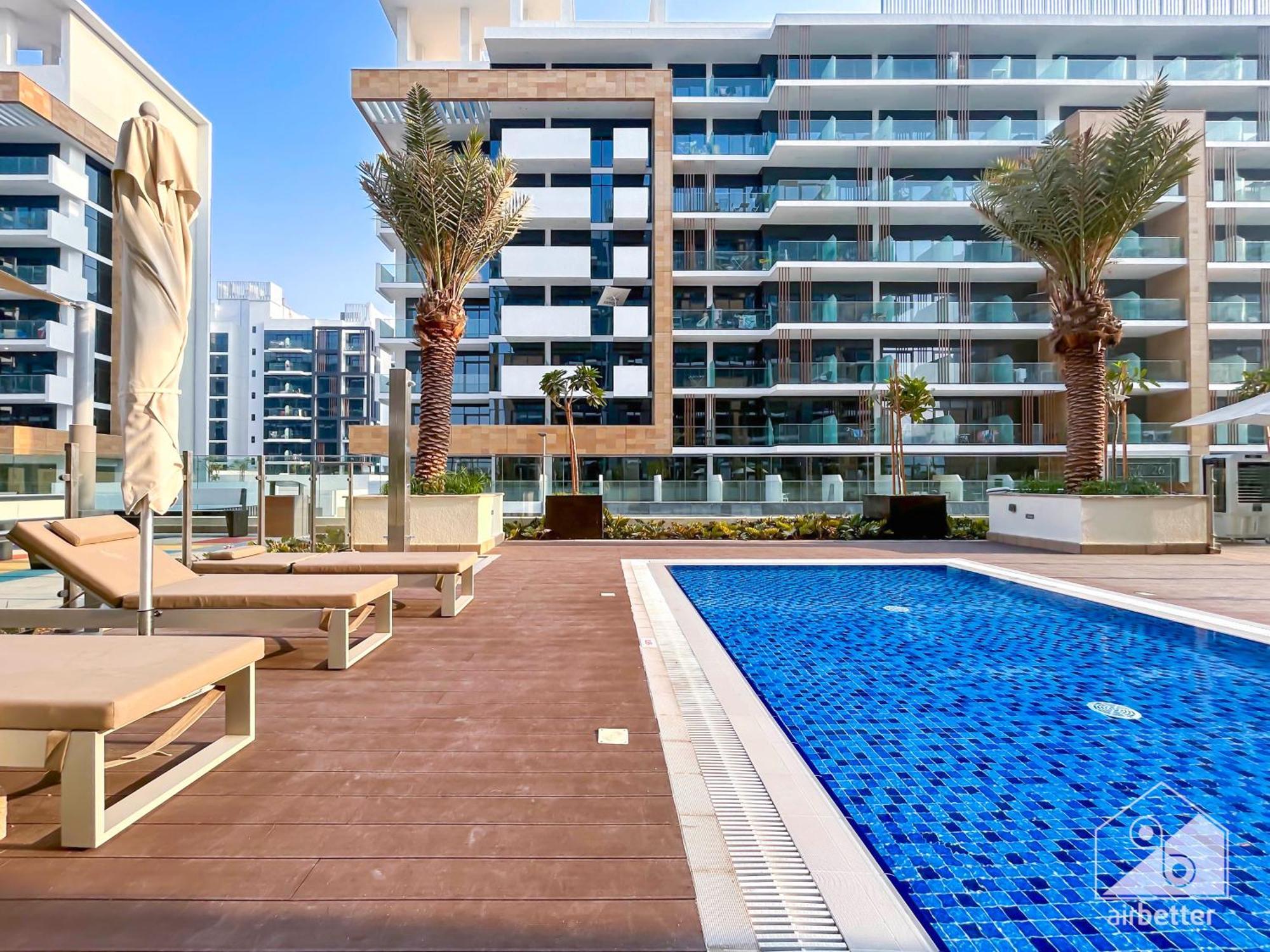 Apartment Bright & Airy With Balcony In Azizi Riviera *