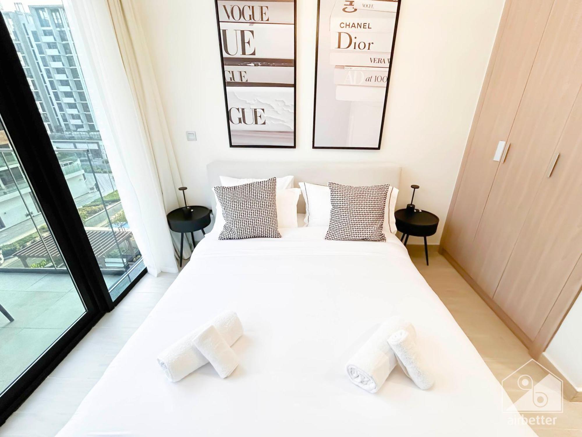 Bright & Airy With Balcony In Azizi Riviera