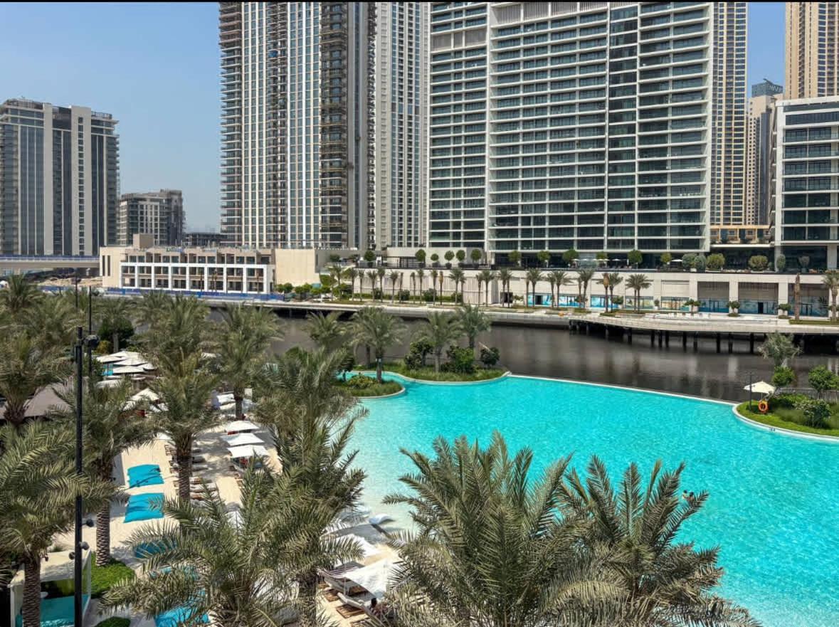 Frank Porter - Vida Creek * Dubai