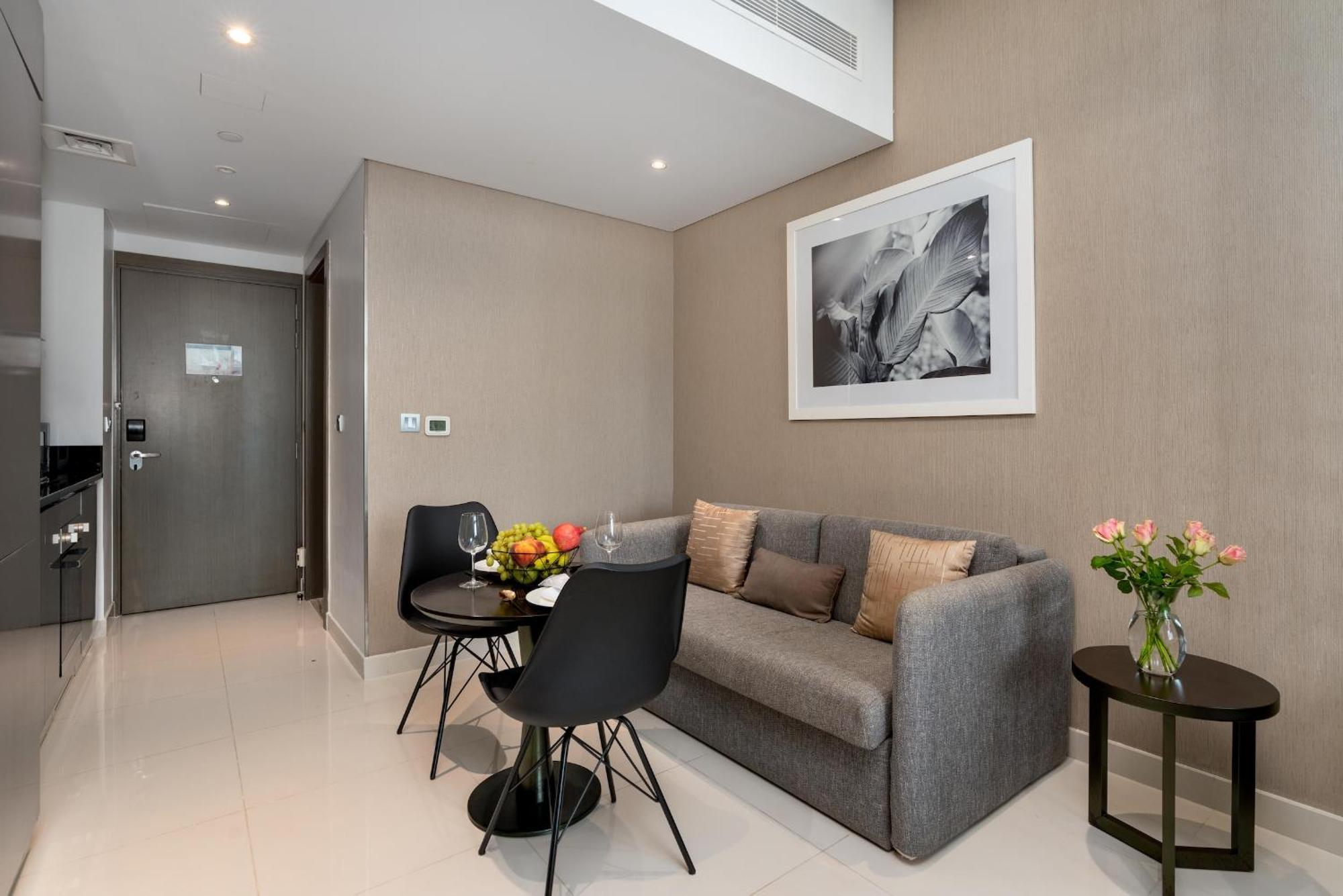Business Bay With Canal View - Cityapartmentstay