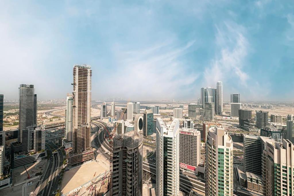 Downtown Luxurious 1br Near Mall And Fountain Apartment Dubai