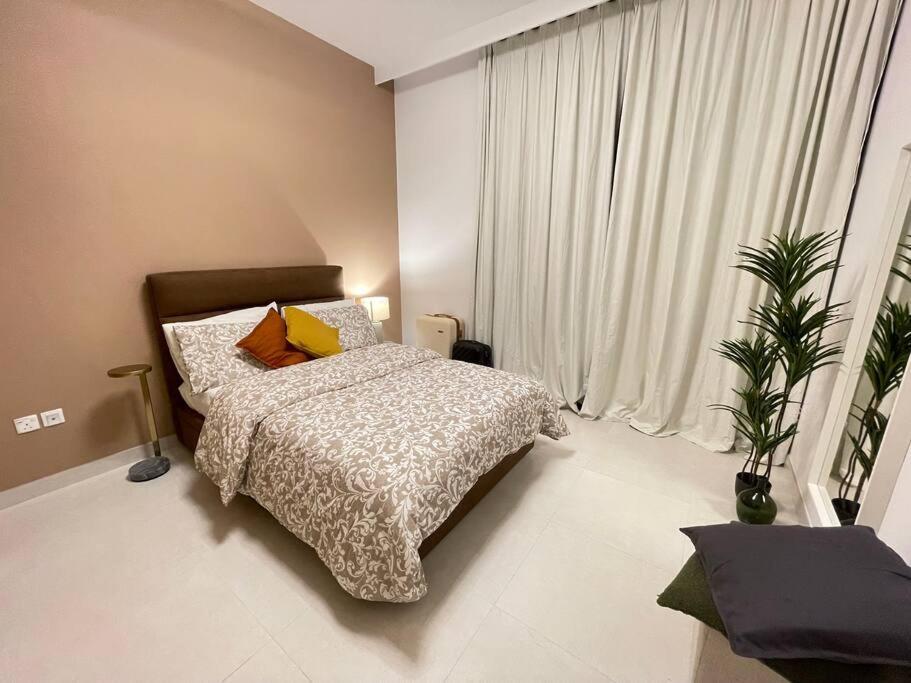 Contemporary 1br With Pool At Creek Harbour