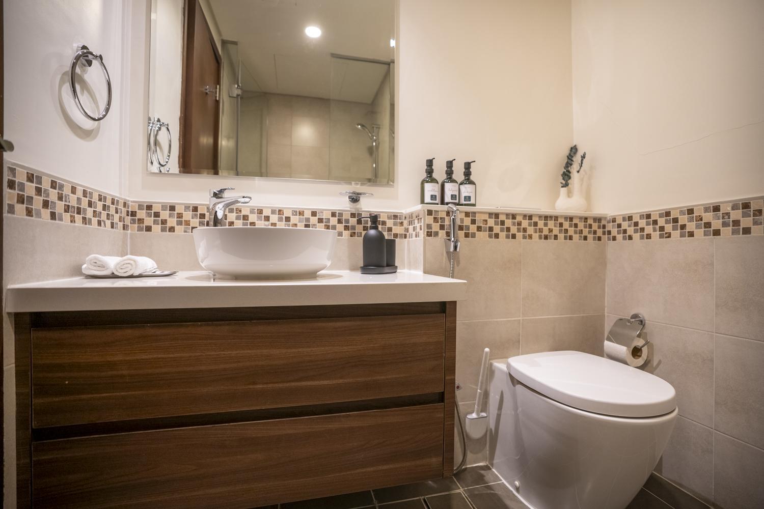 Stunning Canal Views L Sleeps 6 *