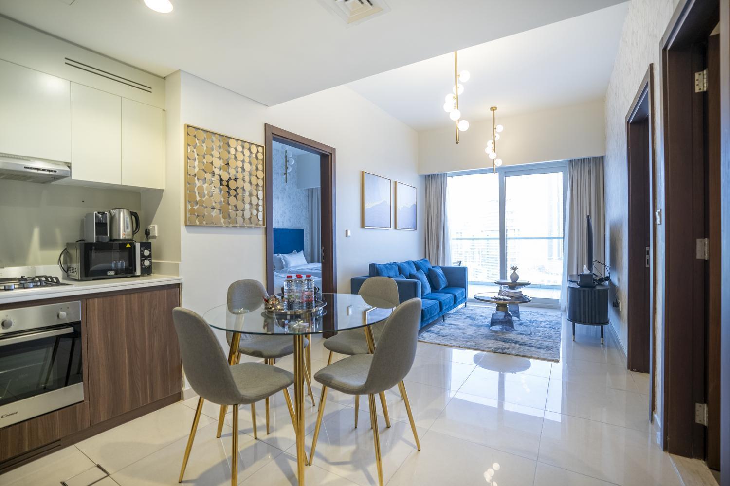 Stunning Canal Views L Sleeps 6 Apartment *