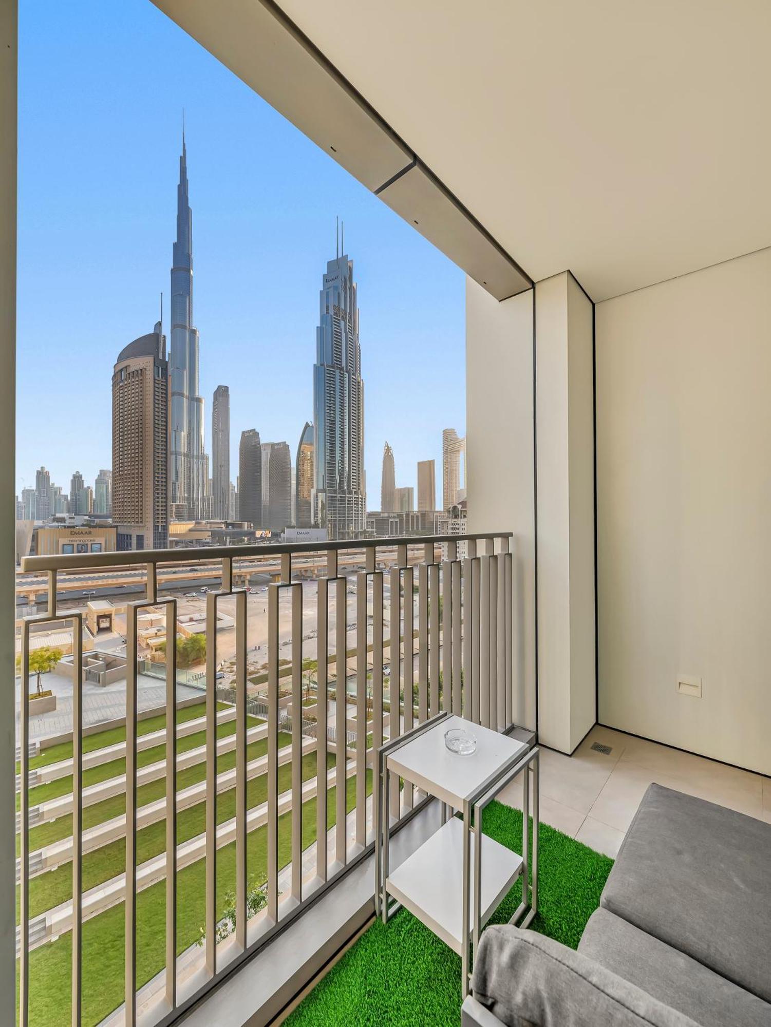 2br Burj Khalifa Fireworks View Apartment Dubai