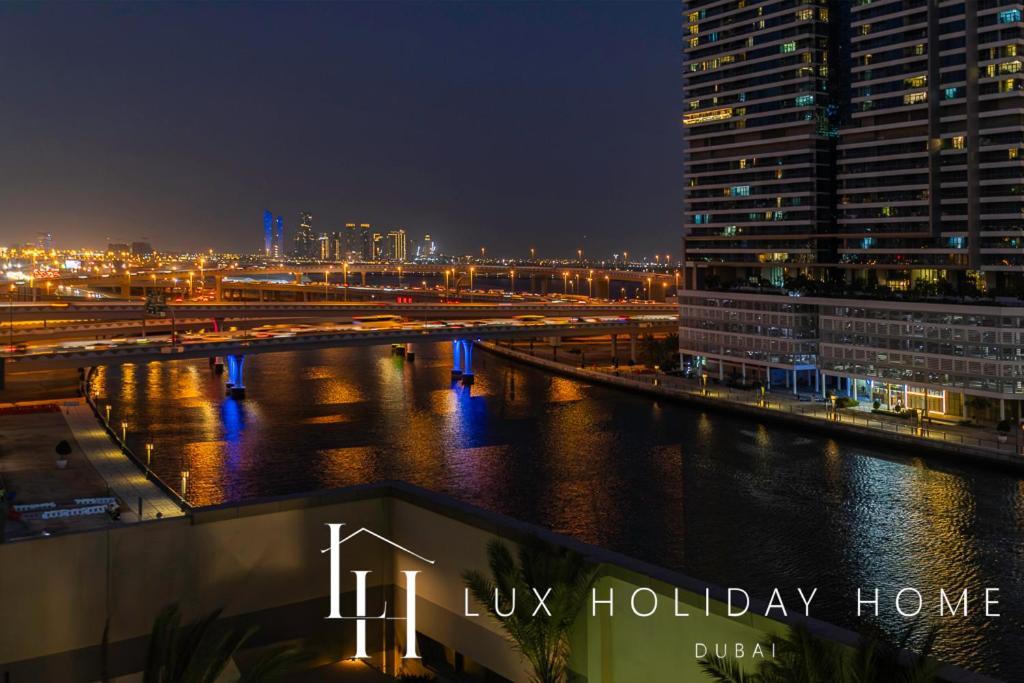 Lux The Voleo Canal View