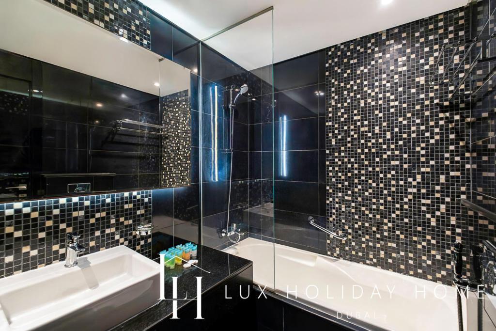 Apartment Lux The Voleo Canal View Dubai