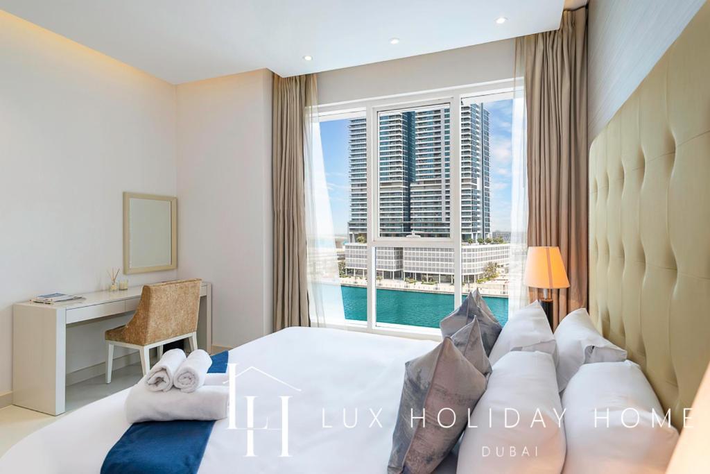 Lux The Voleo Canal View Apartment