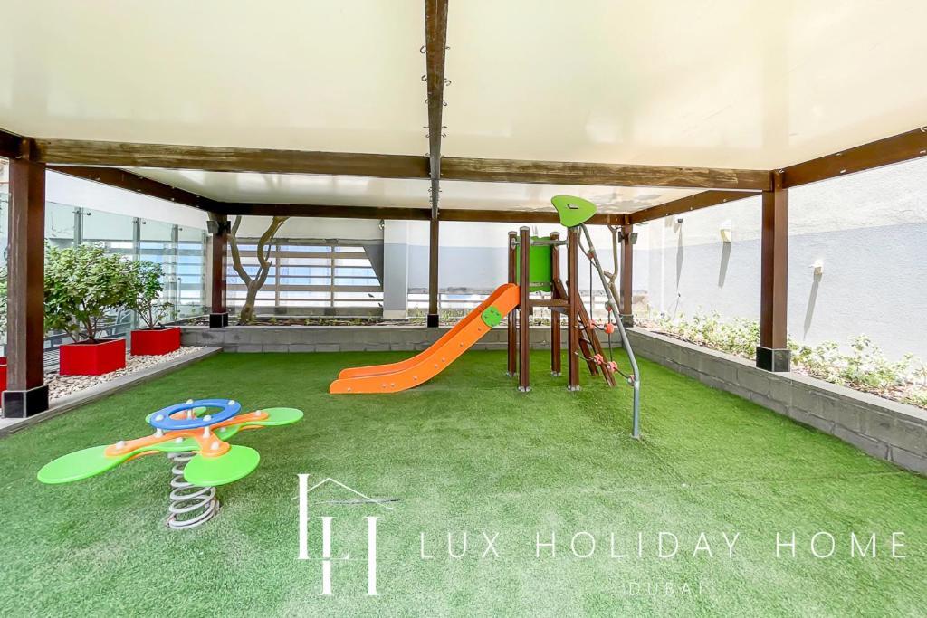 Lux The Voleo Canal View Apartment Dubai