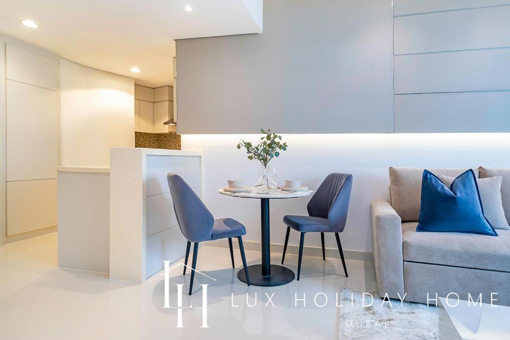 Lux The Voleo Canal View Apartment Dubai