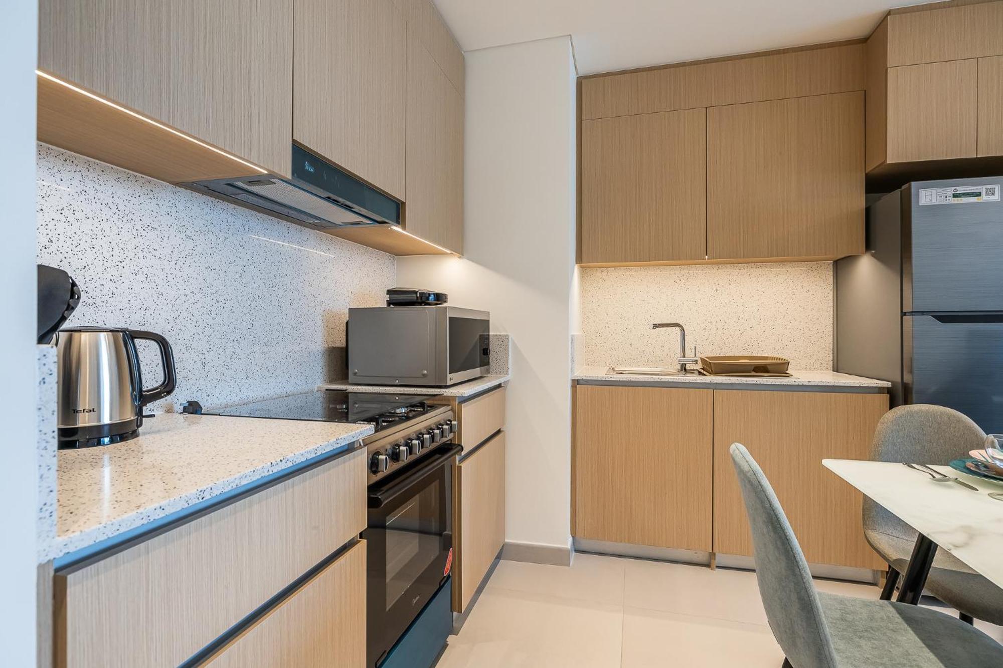 Exquisite 1Bdr Apartment In Creek With Pool View Dubai