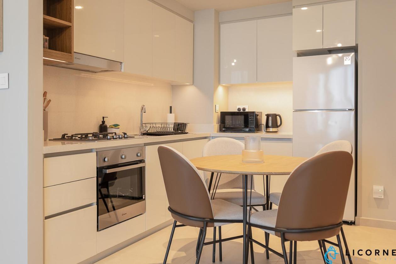 Apartment Floor Urban Oasis Steps From Mall - 1br In Downtown Views Ll, Tower 1 Dubai