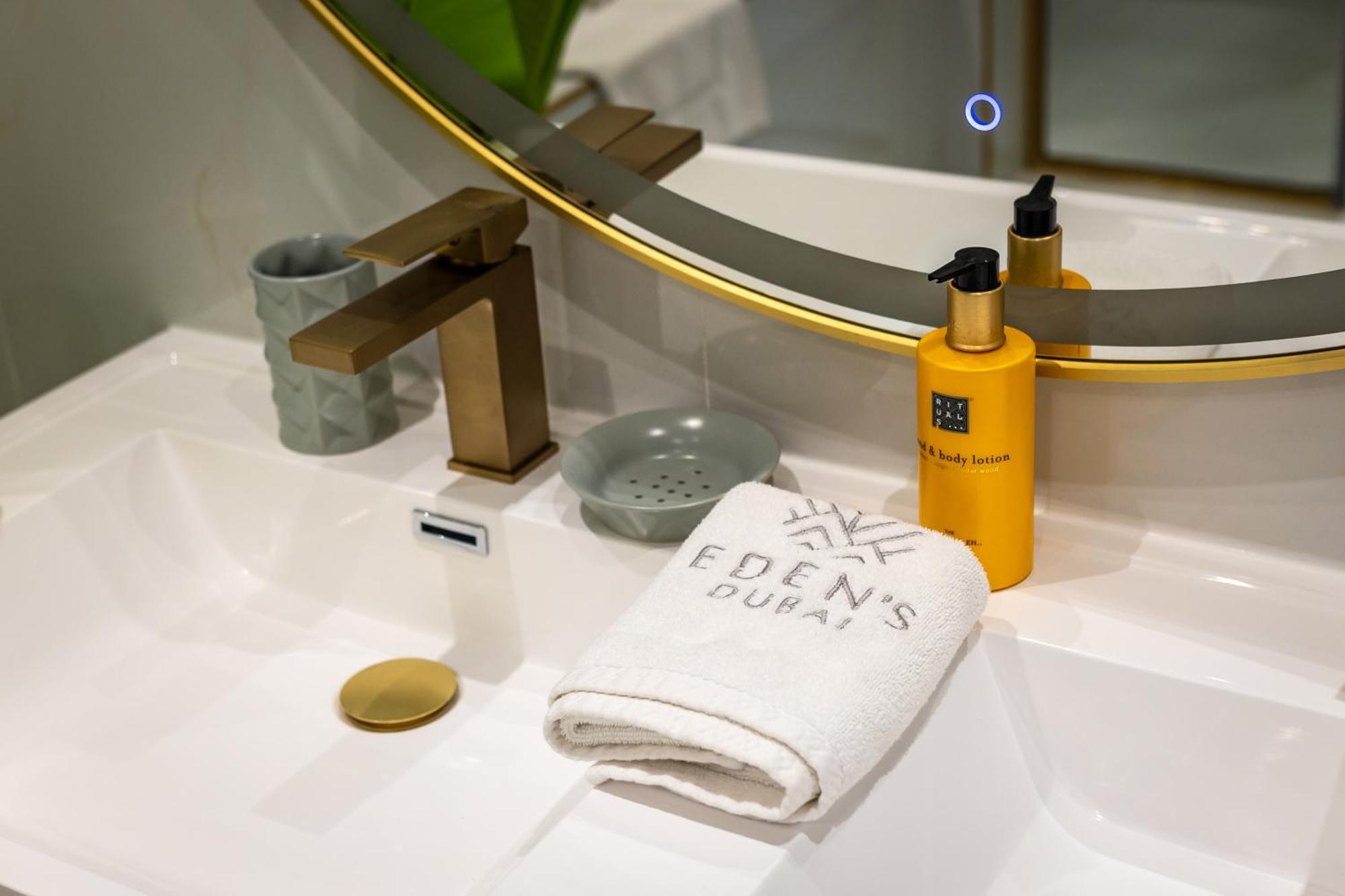 Eden's Homes & - Anantara The Palm Residences Apartment