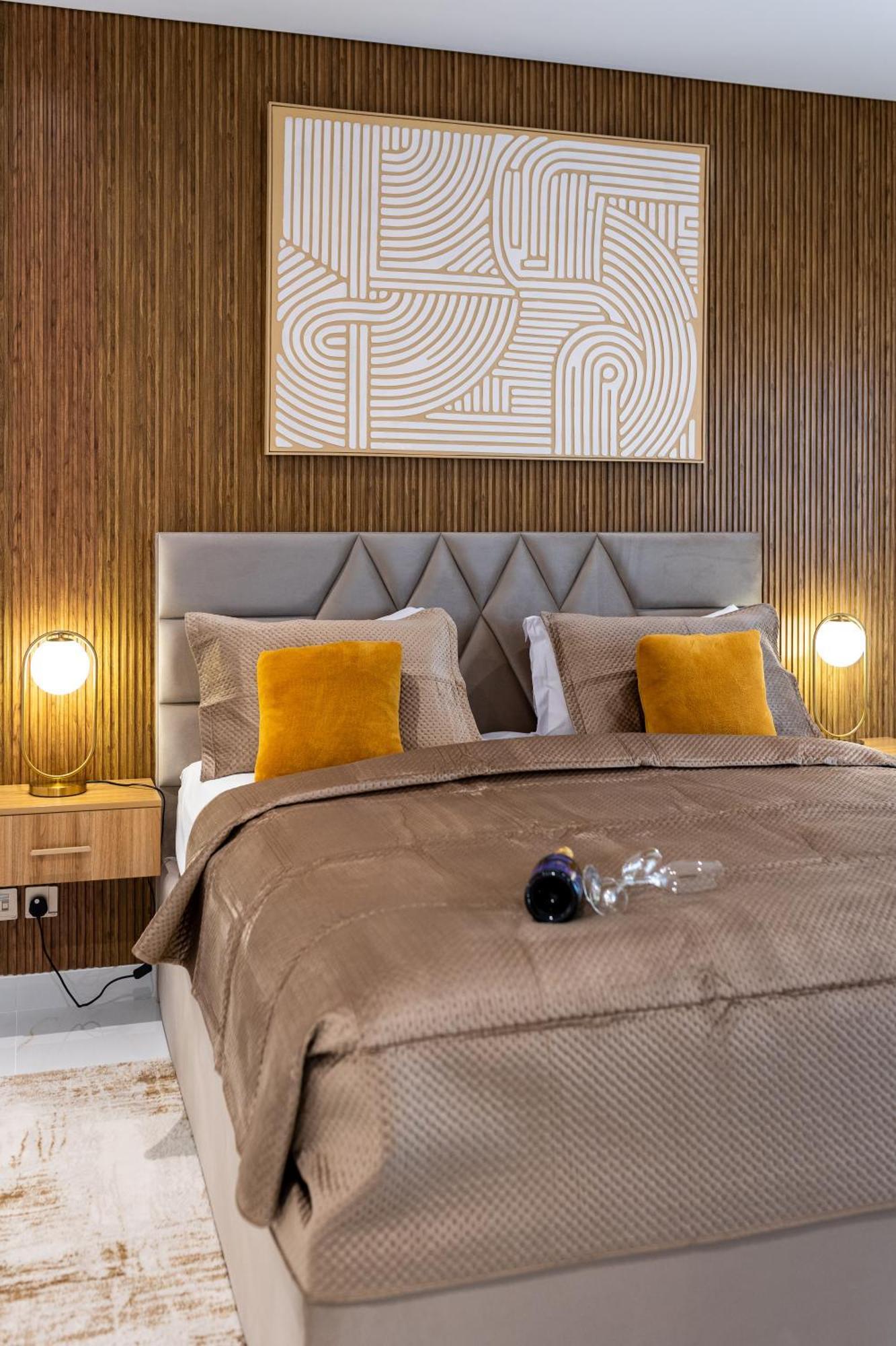 Eden's Homes & - Anantara The Palm Residences