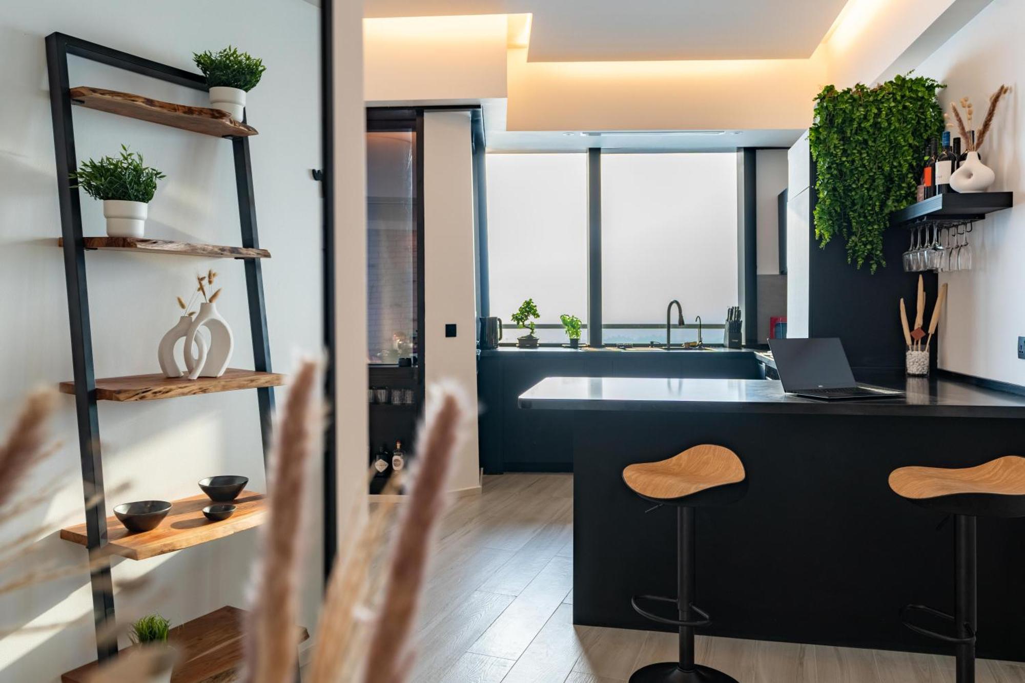 The Luxe Marina Experience - Stylish 2br With Sweeping Balcony Views For Total Relaxation Apartment Dubai