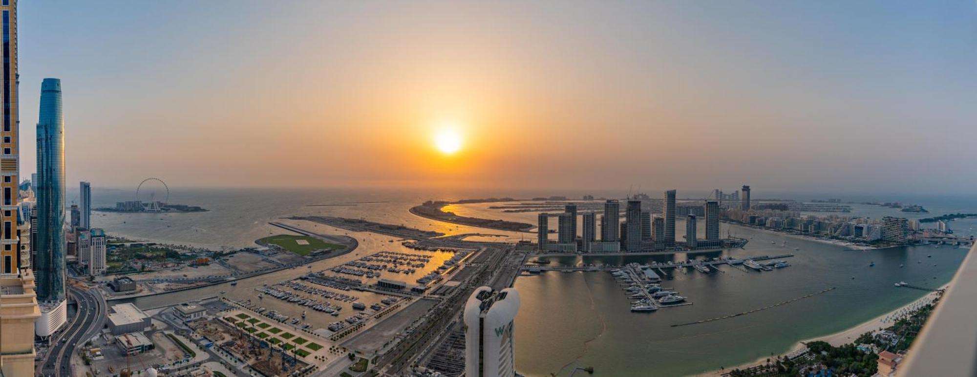 Apartment The Luxe Marina Experience - Stylish 2br With Sweeping Balcony Views For Total Relaxation Dubai