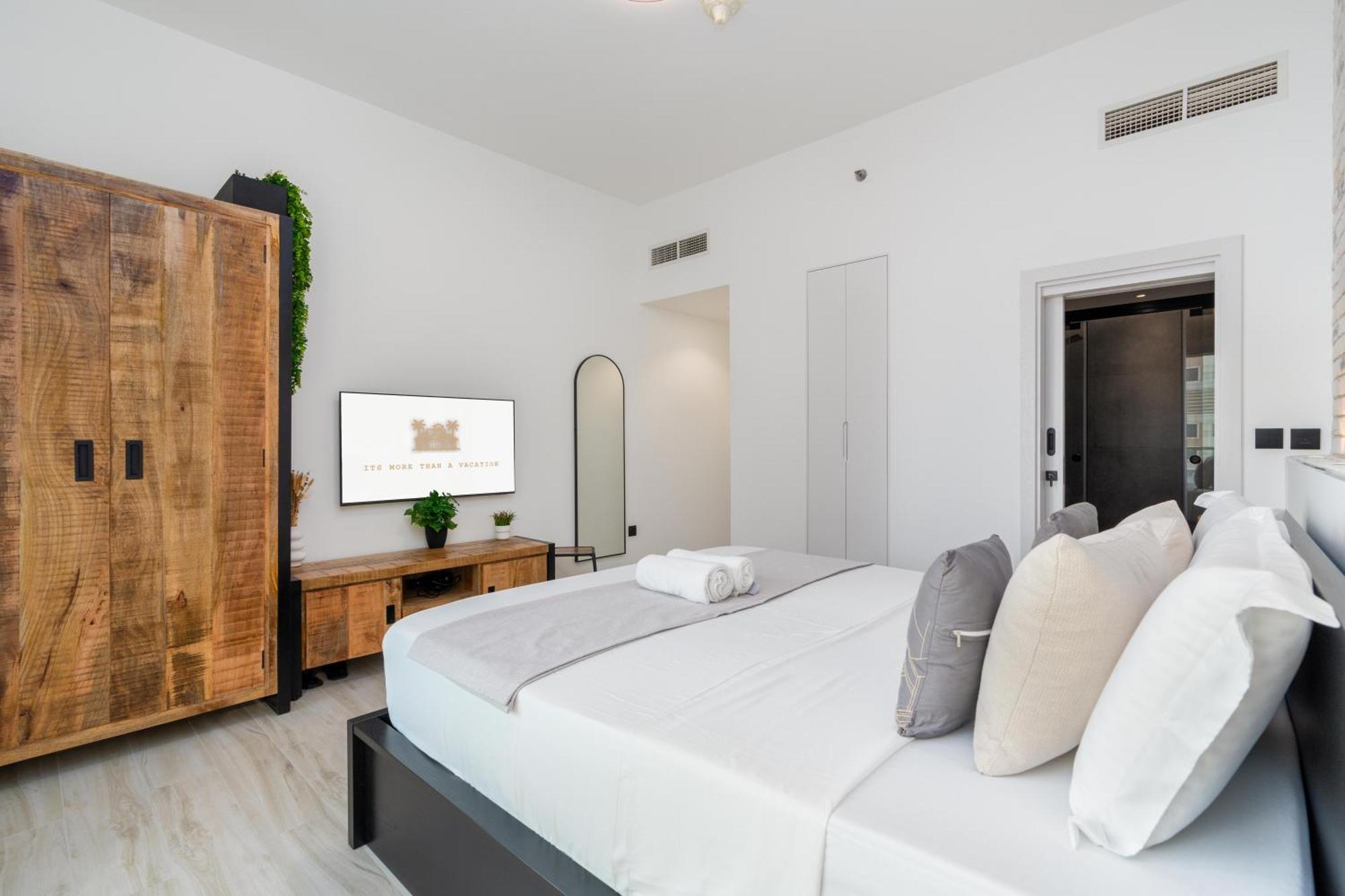 The Luxe Marina Experience - Stylish 2br With Sweeping Balcony Views For Total Relaxation Apartment