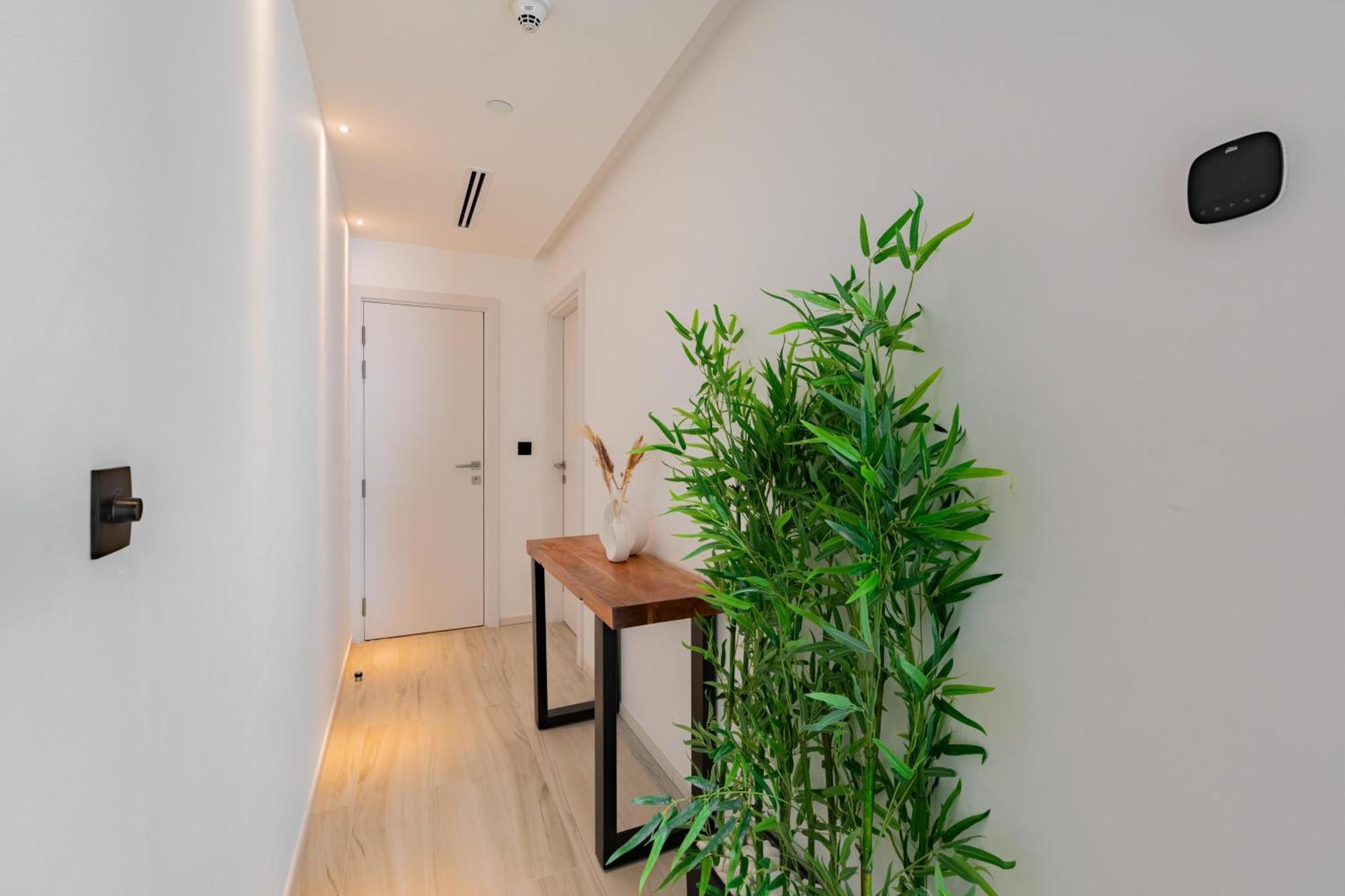 Apartment The Luxe Marina Experience - Stylish 2br With Sweeping Balcony Views For Total Relaxation *