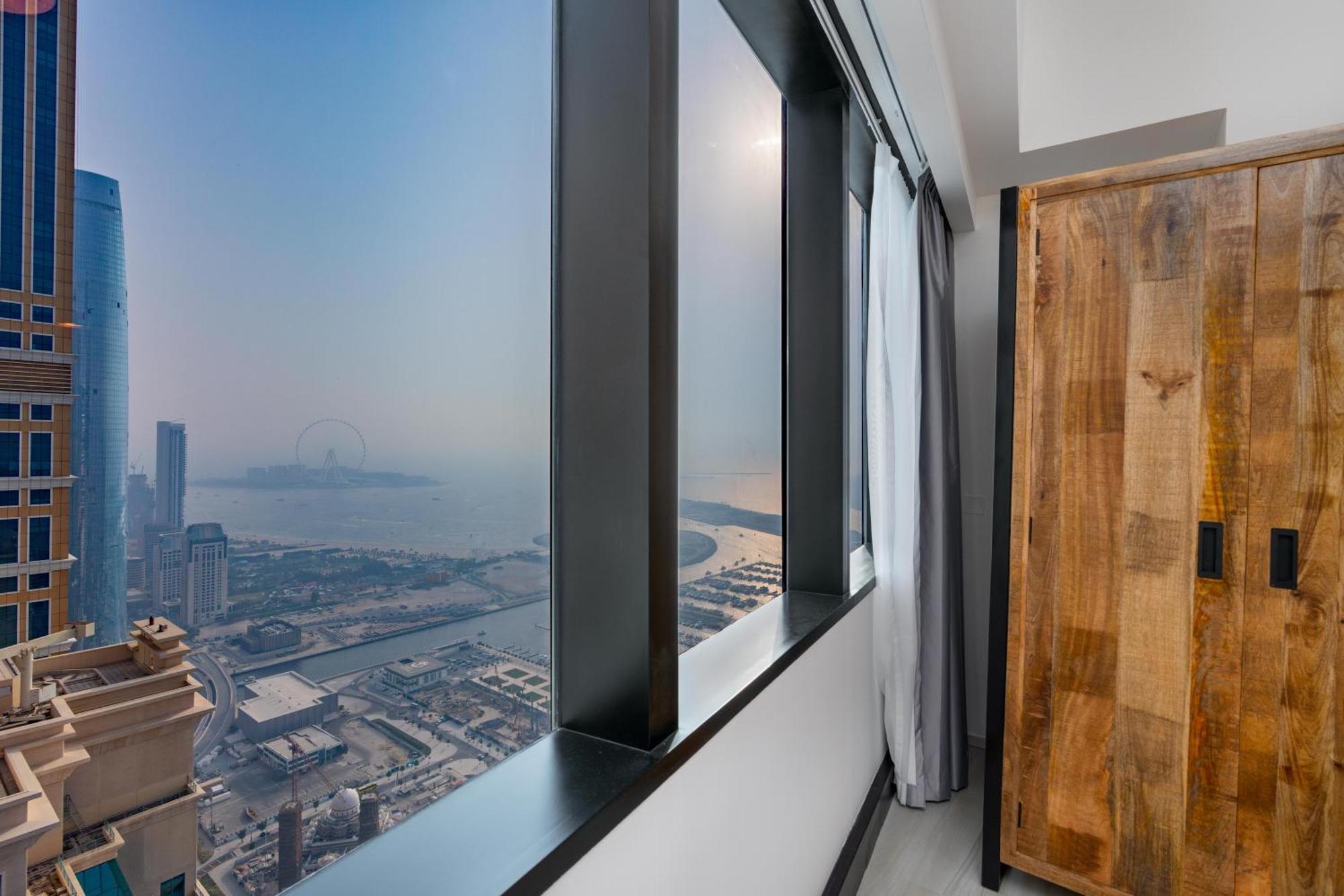 The Luxe Marina Experience - Stylish 2br With Sweeping Balcony Views For Total Relaxation Apartment