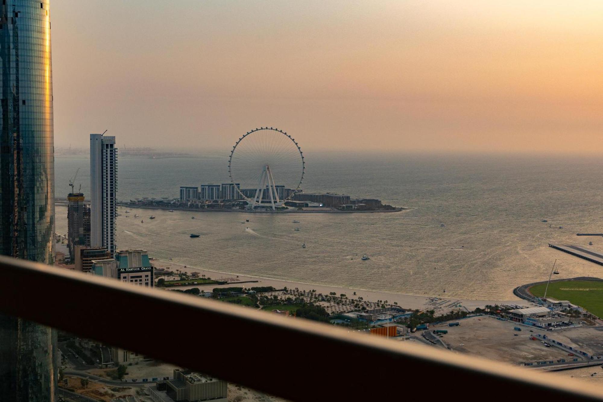 Apartment The Luxe Marina Experience - Stylish 2br With Sweeping Balcony Views For Total Relaxation Dubai