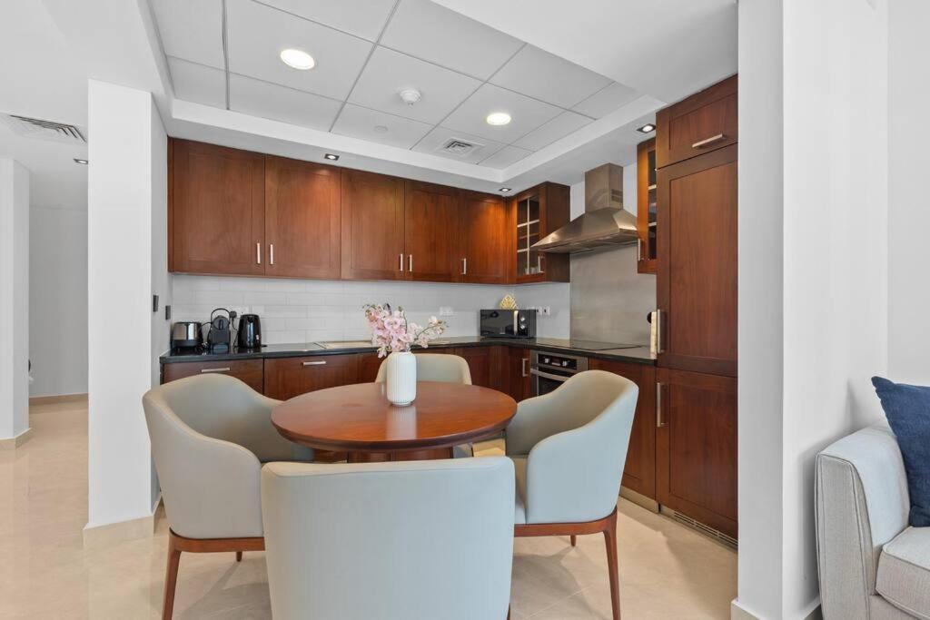 Bellavista - 29 Blvd - 2 Bedroom Fabulous Fountain View Dubai