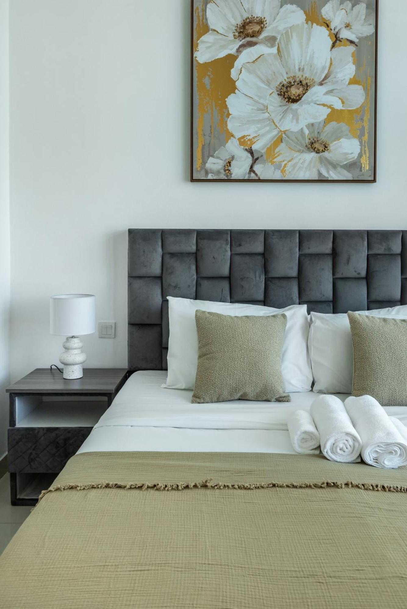 Shoresinn - Waterfront In Heart Of Marina Dubai